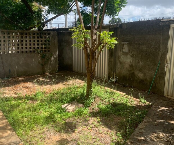 Casa de Esquina - Quintal Amplo - Santo Amaro