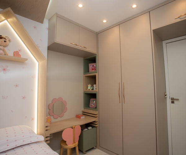 Apartamento Reformado e Mobiliado - 2 quartos com suíte