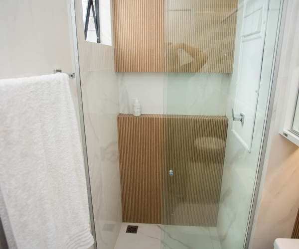 Apartamento Reformado e Mobiliado - 2 quartos com suíte