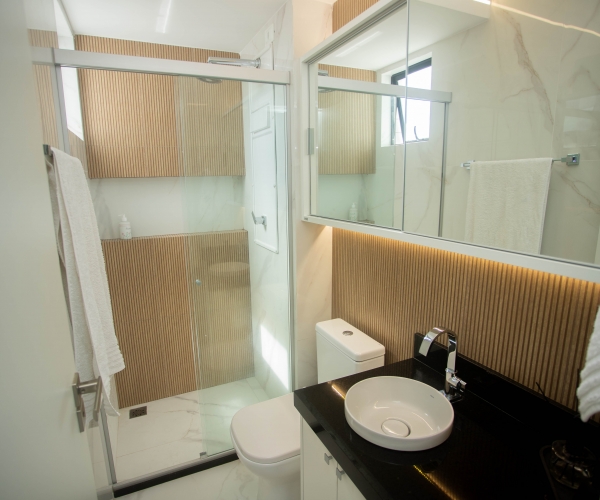 Apartamento Reformado e Mobiliado - 2 quartos com suíte