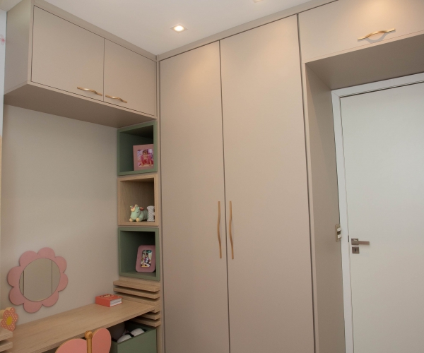 Apartamento Reformado e Mobiliado - 2 quartos com suíte