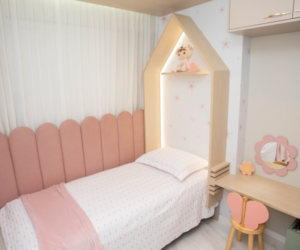 Apartamento Reformado e Mobiliado - 2 quartos com suíte