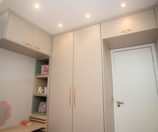 Apartamento Reformado e Mobiliado - 2 quartos com suíte