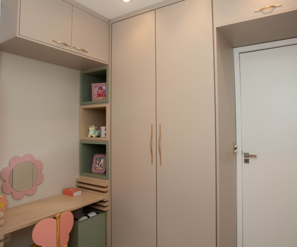 Apartamento Reformado e Mobiliado - 2 quartos com suíte