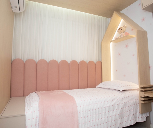 Apartamento Reformado e Mobiliado - 2 quartos com suíte