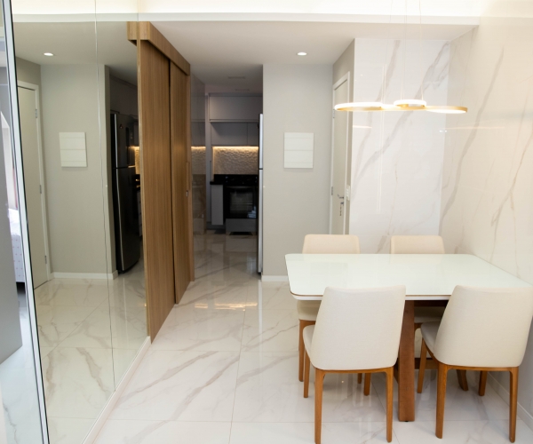 Apartamento Reformado e Mobiliado - 2 quartos com suíte