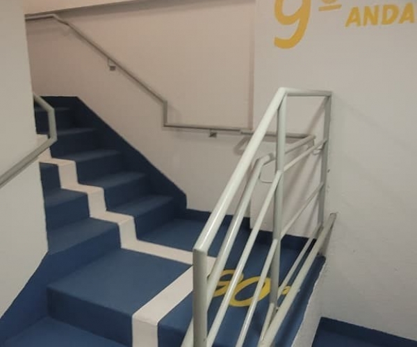 Apartamento Reformado e Mobiliado - 2 quartos com suíte