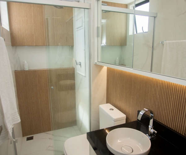 Apartamento Reformado e Mobiliado - 2 quartos com suíte